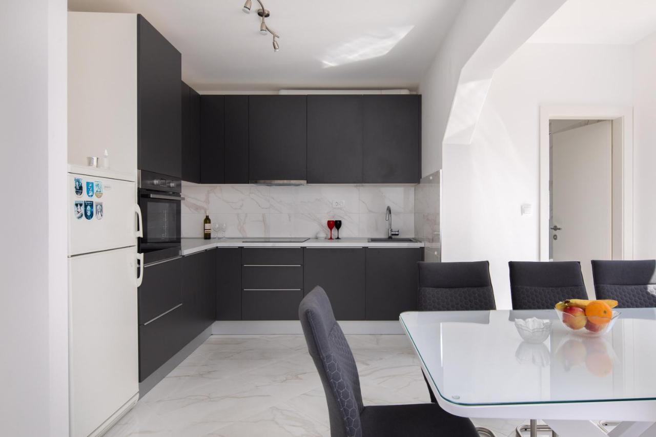 City Apartment Domagoj Omis Exterior photo