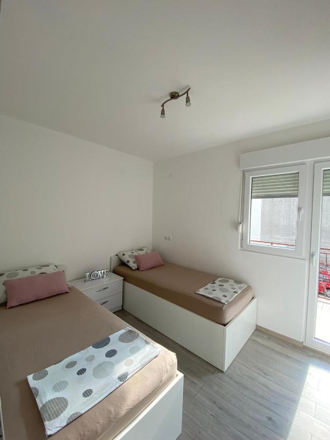 City Apartment Domagoj Omis Exterior photo